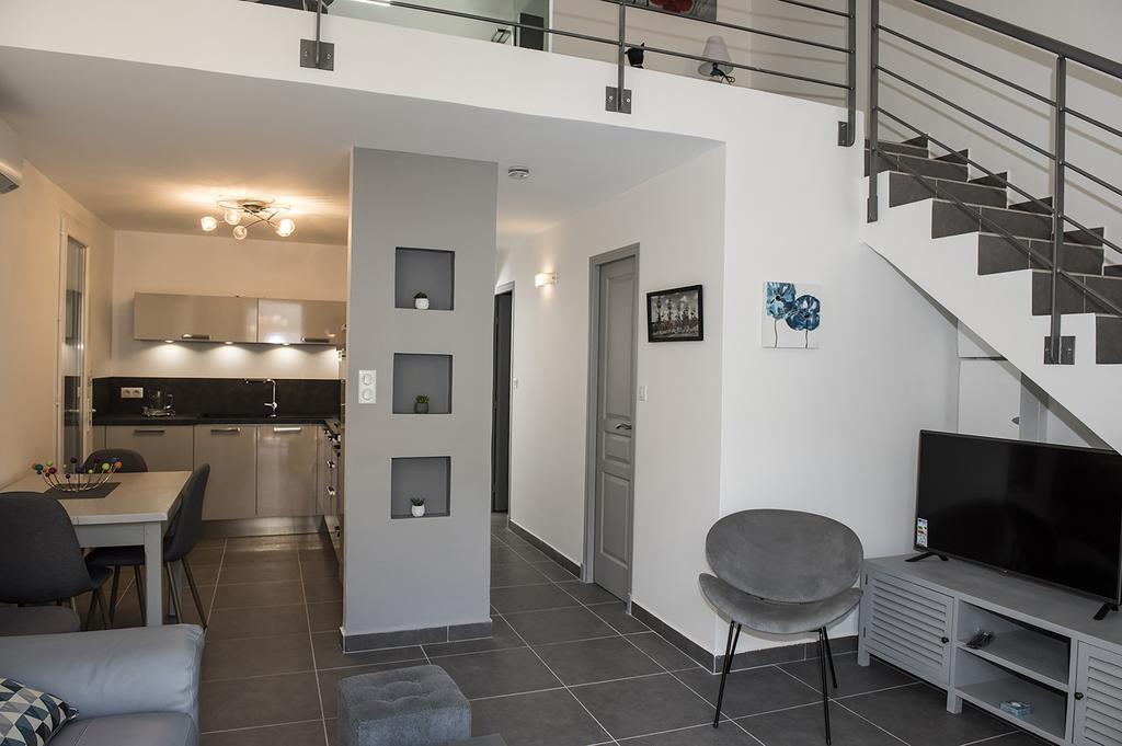 Gite Les Courlis Saint-Étienne-du-Grès Exterior foto